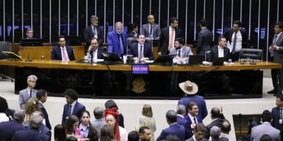 Câmara vota medidas de interesse da equipe econômica; projeto da dosimetria também entra na pauta