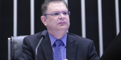 Na Gazeta do Povo: Oposição fala em “ditadura declarada” após Moraes decretar prisão domiciliar de Bolsonaro