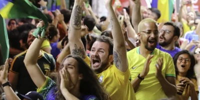 Debaixo de chuva ou sob calorão? Veja como o torcedor vai acompanhar a estreia do Brasil