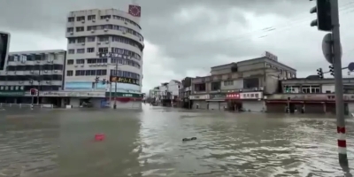 Chuva forte atinge Pequim durante passagem do tufão Dolphin na China