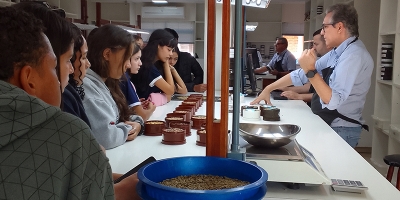 “Vivenciando a Prática: Café” conecta estudantes à cadeia exportadora do produto