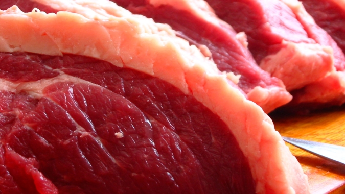 Negociações entre Trump e Lula aumentam expectativa para inclusão da carne bovina na lista de produtos isentos do tarifaço de 40%
