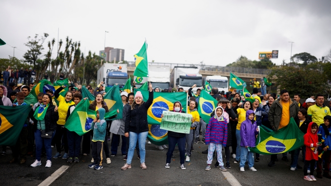 Reuters: Protestos bolsonaristas seguem no PR, MT e SC, mas movimento perde força