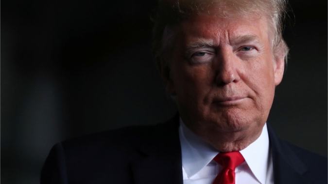 Trump assina decreto para ajustar tarifas sobre importações de alumínio
