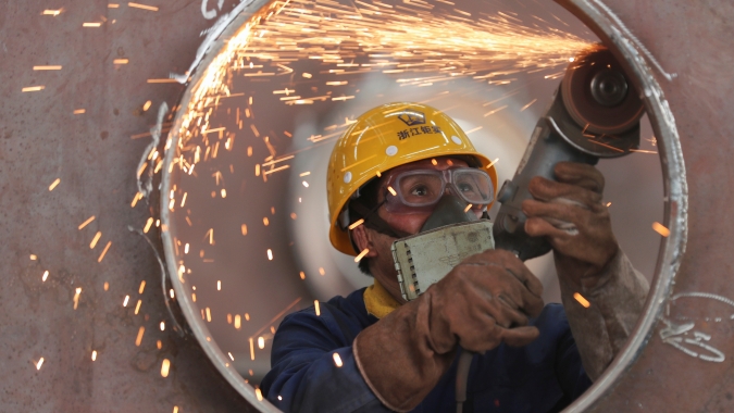 Indústria do Brasil volta a contrair em maio com queda de encomendas e produção, mostra PMI