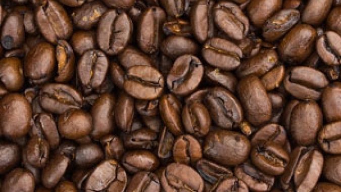Café abre pregão com baixas e acompanhando previsões climáticas nas principais regiões produtoras