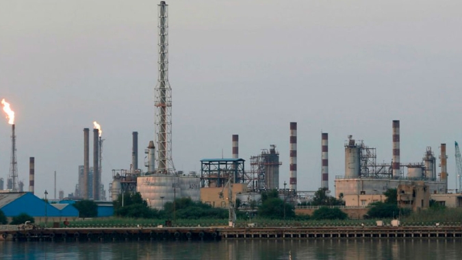Petróleo registra queda superior a 5% nesta 2ª feira (28) após Israel evitar ataque a refinarias do Irã