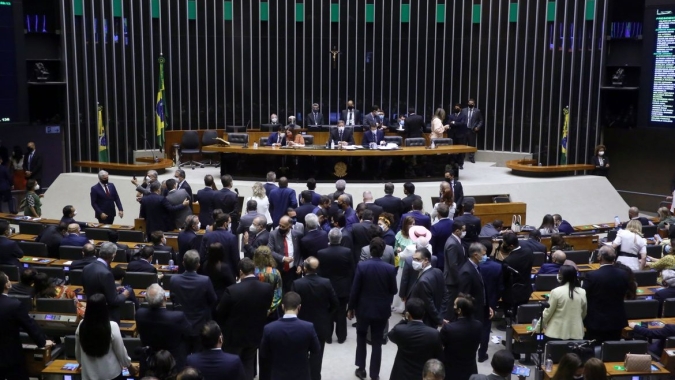 Câmara quer votar autonomia do BC, lei cambial e temas relacionados às vacinas na próxima semana