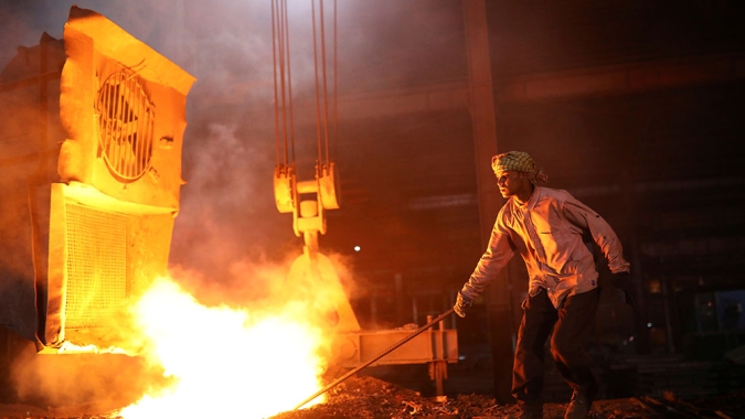 Aço inoxidável avança na bolsa de Xangai; futuros do minério de ferro caem
