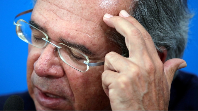 Guedes prevê economia de R$300 bi em 10 anos com reforma administrativa e "curso suave" no Congresso