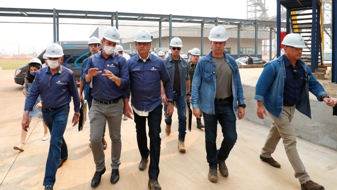Bolsonaro entrega títulos de propriedade rural em Mato Grosso