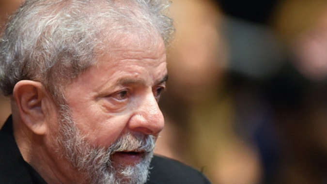 Lula conversa com presidente ucraniano e reafirma desejo de negociar a paz