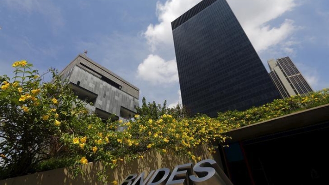 BNDES espera finalizar em maio ajuda para indústrias automobilística, aérea e de energia