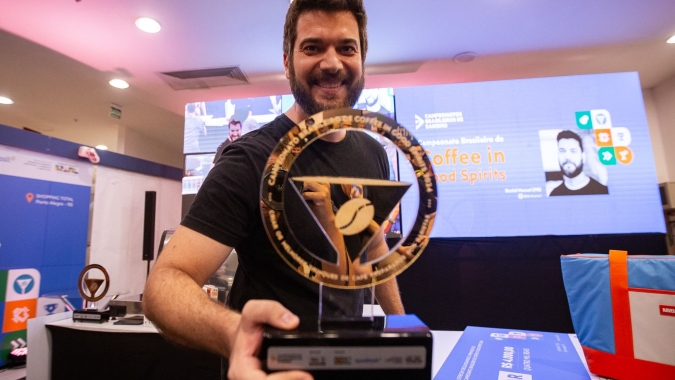 Barista Daniel Munari é bicampeão brasileiro de Coffee in Good Spirits