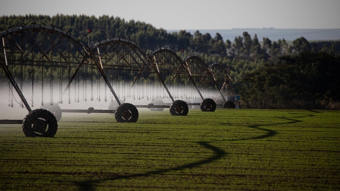 Governo do Paraná simplifica condições de uso da água na irrigação rural