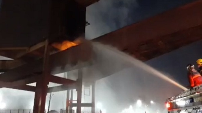 Incêndio no Porto de Paranaguá atinge dala na área de transporte de grãos