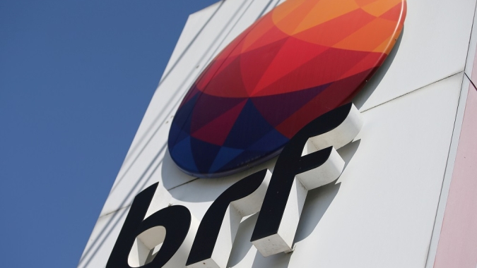 BRF vê redução de excedente global de carne de frango e melhora em margens