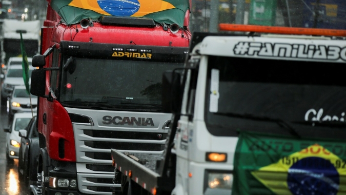 Manifestações e bloqueios de caminhoneiros pelo país começam a afetar logística do agronegócio