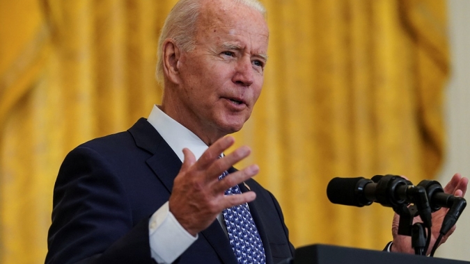 Executivos de bancos falidos devem ser multados, banidos e privados de remuneração, diz Biden