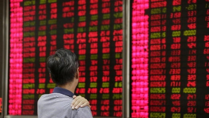 Ações de China e Hong Kong caem com surtos de Covid e riscos geopolíticos