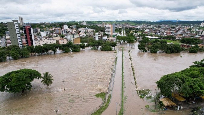 Governo federal promete mais recursos para Bahia enfrentar estragos da chuva após cobrança