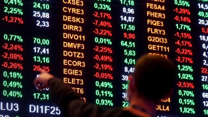 Ibovespa cai com perspectiva econômica e situação fiscal no radar; setor de saúde pesa