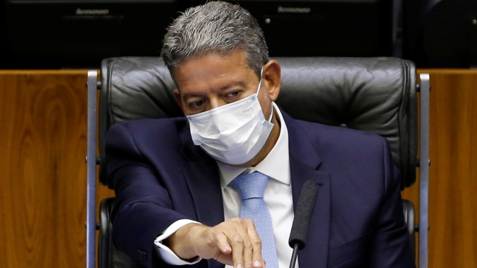 Câmara conversa com Senado para promulgar reforma tributária este ano, diz Lira