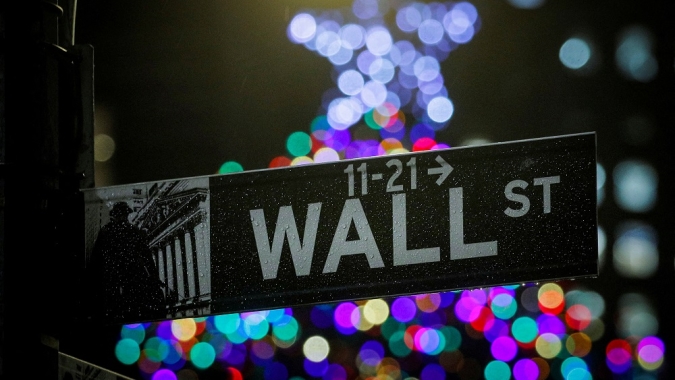 Wall St cai mais de 1% com aumento de tensão em torno da Ucrânia