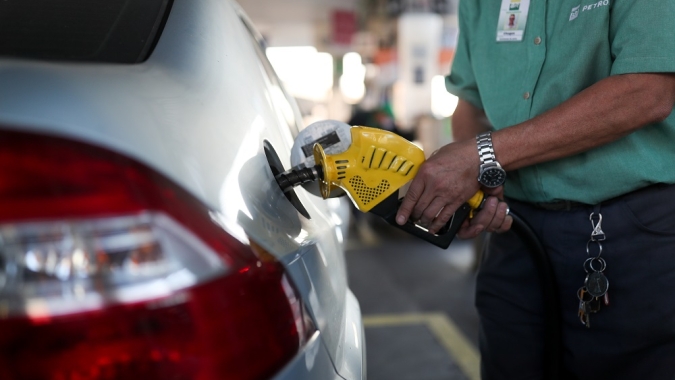 Consumo de gasolina no Brasil em 2024 crescerá 0,3%, o de etanol, 8%, prevê StoneX