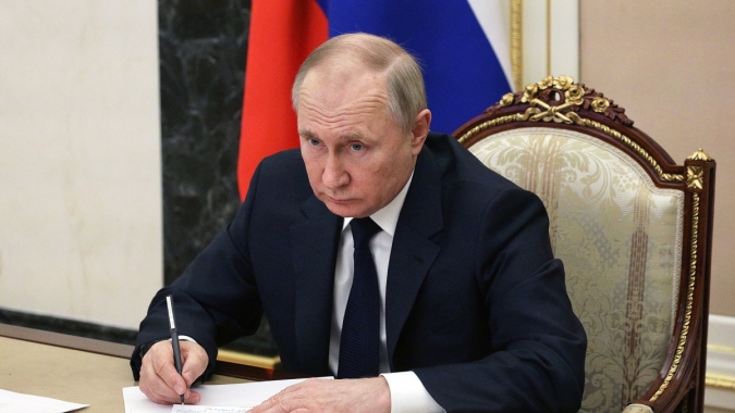 Putin discute laços bilaterais e Brics em telefonema com premiê indiano