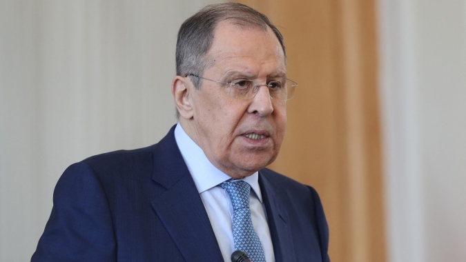 Chanceler russo diz que Moscou realizará ataques “em grande escala e regulares” contra Ucrânia