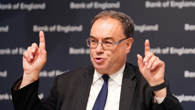 Chefe do BC britânico promete trazer inflação de volta à meta