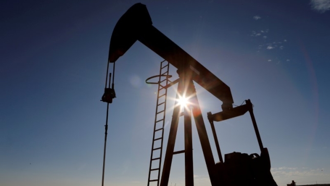 Petróleo nos EUA fica positivo; Brent reduz perdas com rumores de corte da Opep+