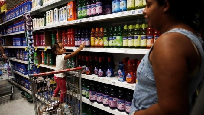 Vendas no varejo caem 1% em junho, pior desempenho em 1,5 ano, após cinco meses de alta