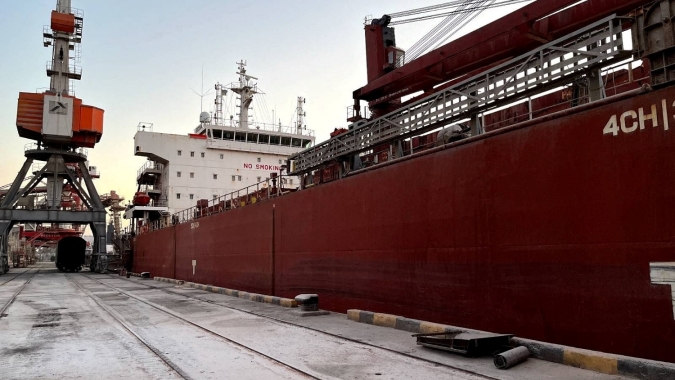 Exportações agrícolas da Ucrânia pelo mar somam 2,95 mi t na 1ª quinzena