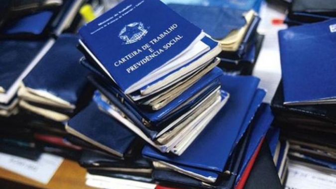 Brasil abre 180.005 vagas formais de trabalho em abril, mostra Caged