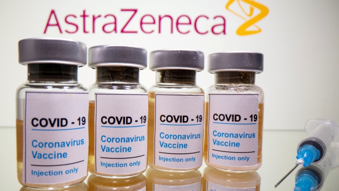 Vacina da AstraZeneca pode ser 90% eficaz contra Covid-19, mostra teste