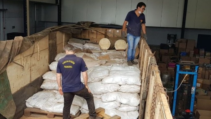 PF desarticula quadrilha especializada em defensivos agrícolas ilegais