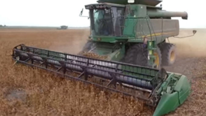 Vendas e produção de máquinas agrícolas no Brasil caem em setembro ante 2019