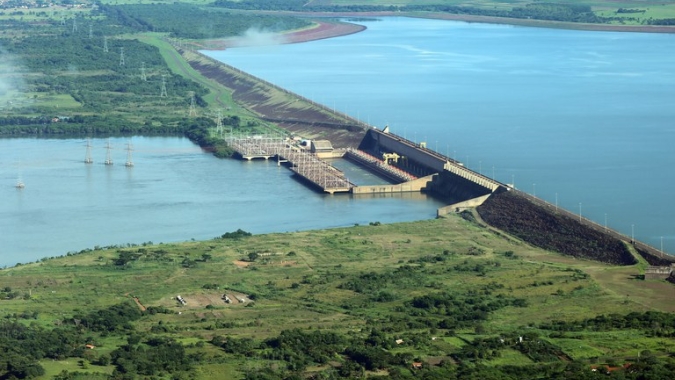 Rio Paraná: Maior bacia com capacidade hidroelétrica do país enfrenta seca histórica