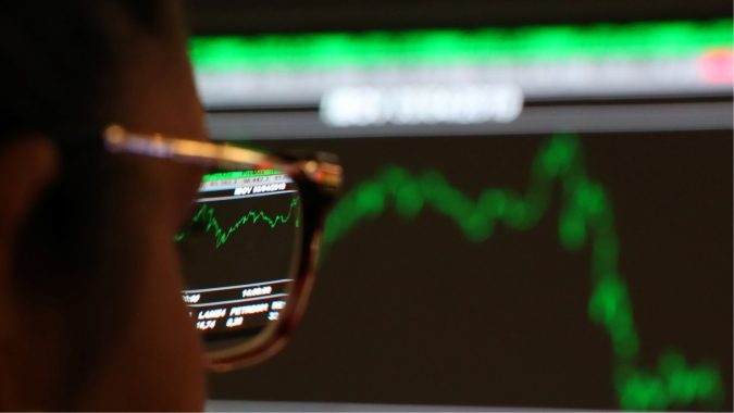 Ibovespa avança com apoio de Petrobras, mas incertezas ainda pressionam