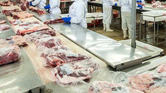 Fábricas de embalagem de carne devem reabrir dentro de 10 dias, diz o USDA
