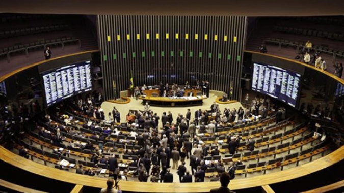 Câmara dos Deputados aprova texto-base da MP da venda direta de etanol
