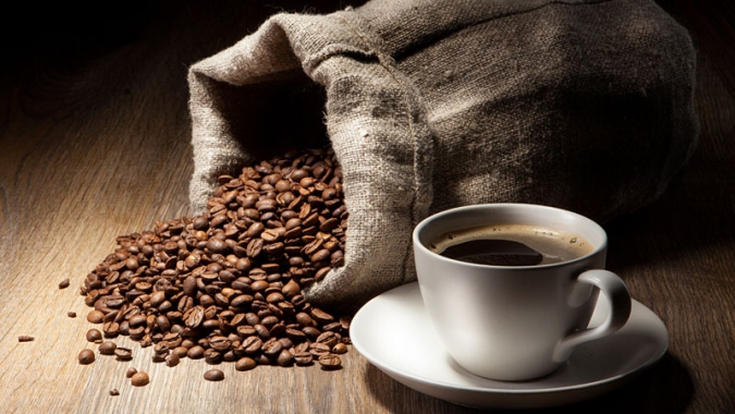 Café segue no positivo com queda do dólar e possível flexibilização da quarenta na Europa e EUA