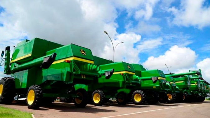 Deere eleva previsão de lucro em 2021 com maior demanda por máquinas agrícolas