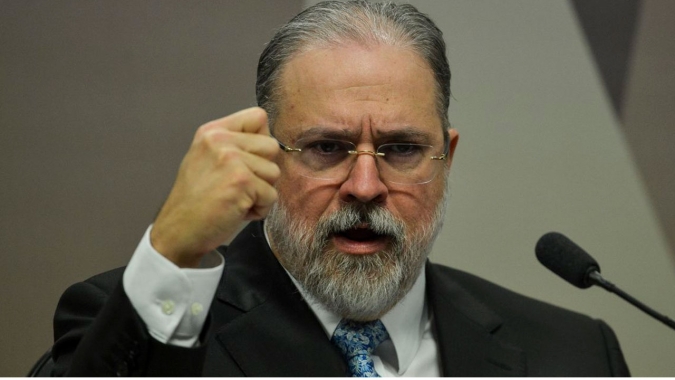 Indicações de Mendonça ao STF e Aras à PGR caminham no Senado