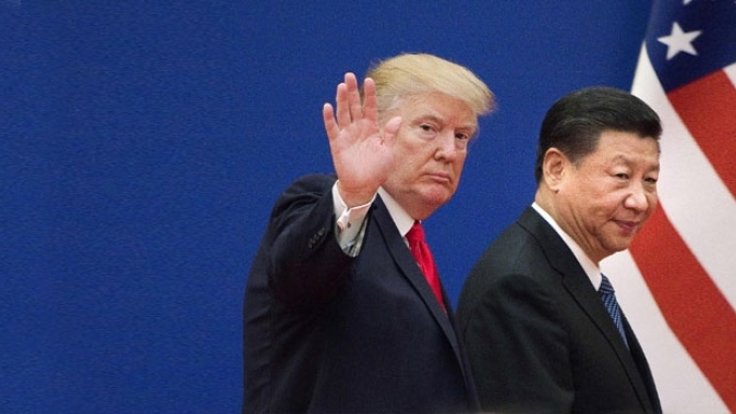 China desafia Trump a revidar com força de Hong Kong