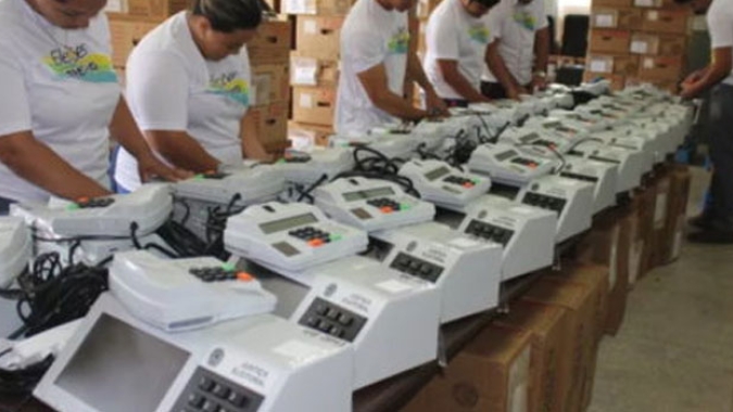 Reuters: Defesa diz ao TSE que apresentará relatório sobre urnas somente após 2º turno