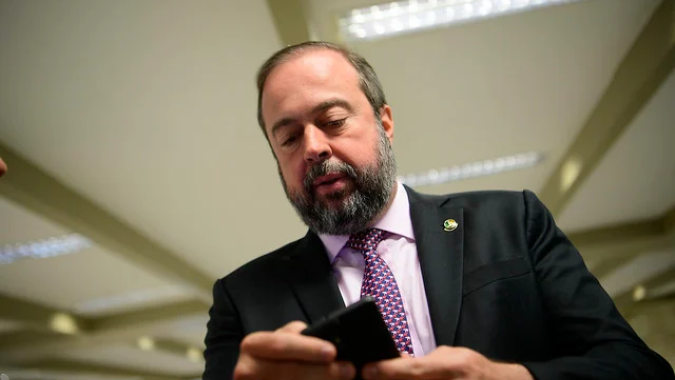 Diesel R da Petrobras poderá ter política específica se não afetar biodiesel, diz Silveira