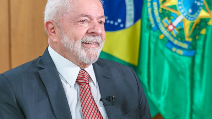 Lula participa da posse do novo presidente do Paraguai nesta terça